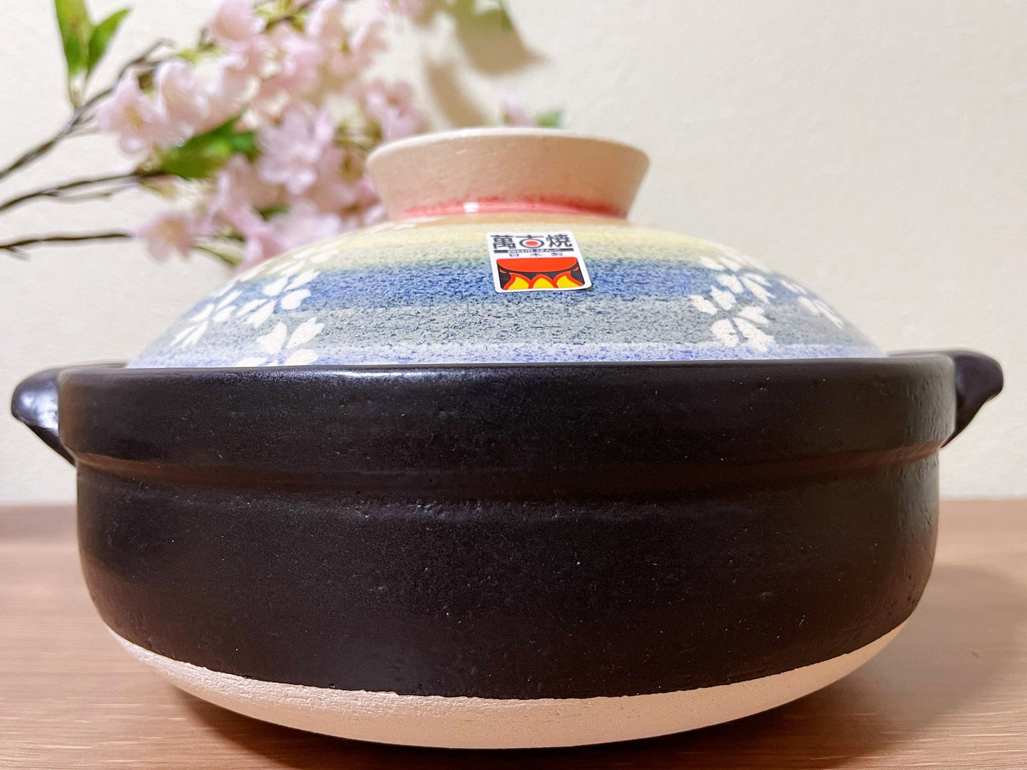 Maruyoshi Sakura Rainbow Bankoware Donabe Clay Pot / Rainbow Sakura Black Floral Bankoyaki Donabe Clay Pot | Handmade Japanese Ceramic Cooking Pot Gas Stove & Oven for Nabemono Hotpot Rice Stew