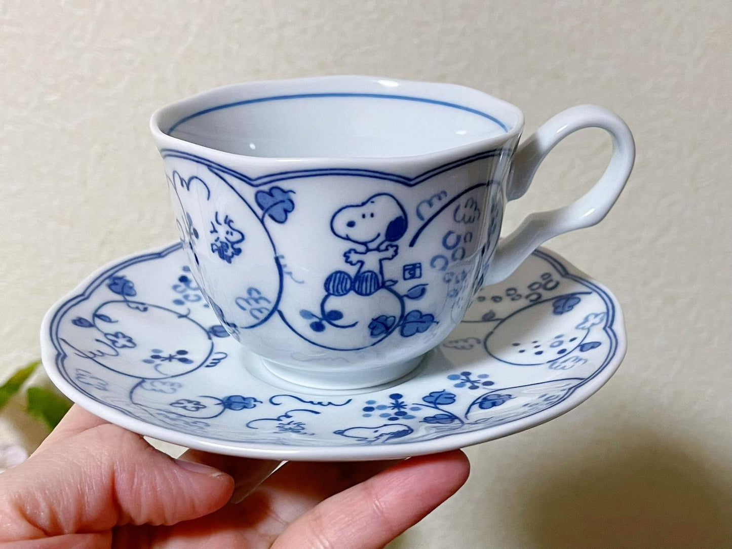 Set of 2, Japanese Snoopy Peanuts Coffee Cup & Saucer Gift Set | Handmade Japan Traditional Dyed Arabesque Cups | Snoopy and Woodstock Mug