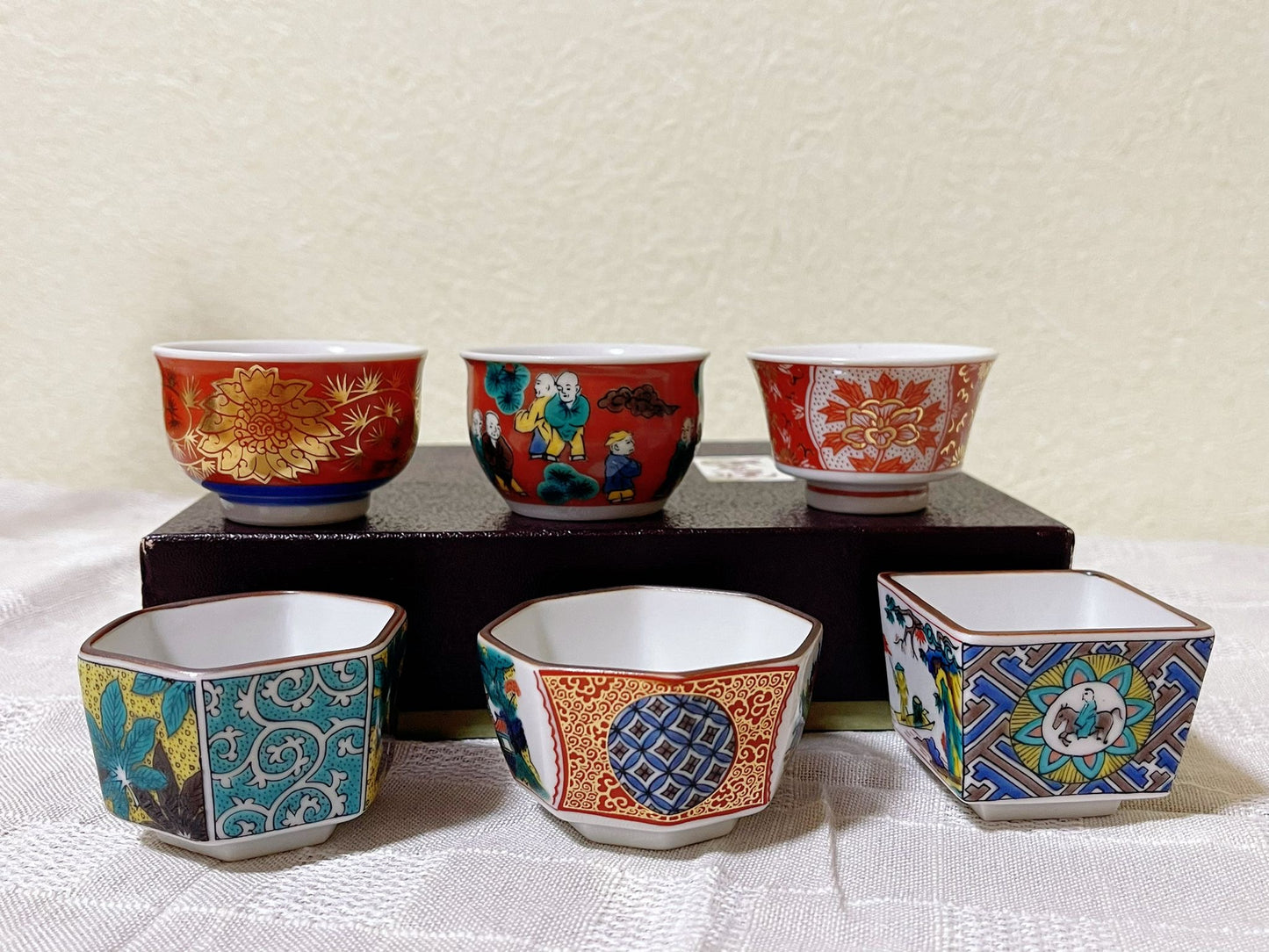 Set of 6 Japan Ceramic Kutaniyaki Sake Cups Set with Figures,Flowers,and Birds,Handmade in Japan,Ceramic Tea Cup,Exquisite Wine Cup