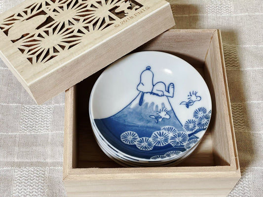 5 Piece, Snoopy Japan Indigo Square Appetizer Plates Peanuts Charlie Brown Mt.Fuji The Great Wave Rare Collectable Tapas Tableware Giftbox