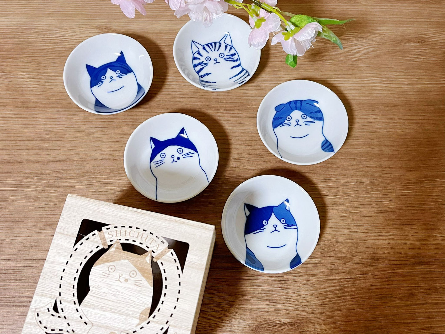 5 Piece Japanese Minoyaki Cats Mamezara Plate Set in Gift Box | Set of 5 Kawaii Petite Neko Cat Portrait Soy Sauce Plate/ Pickle Olive Dish