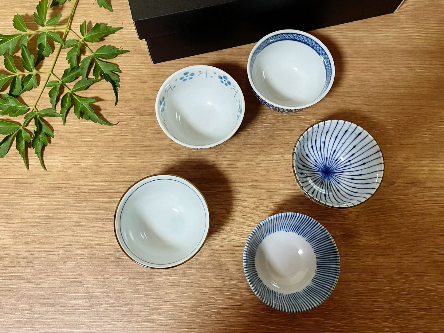 Set of 5, Japanese Ceramic Tea Cups|Authentic Indigo-Dyed Handmade Tea Bowl Gift Set|Floral Pattern Salad Fruit Bowl|Ice Cream Bowls