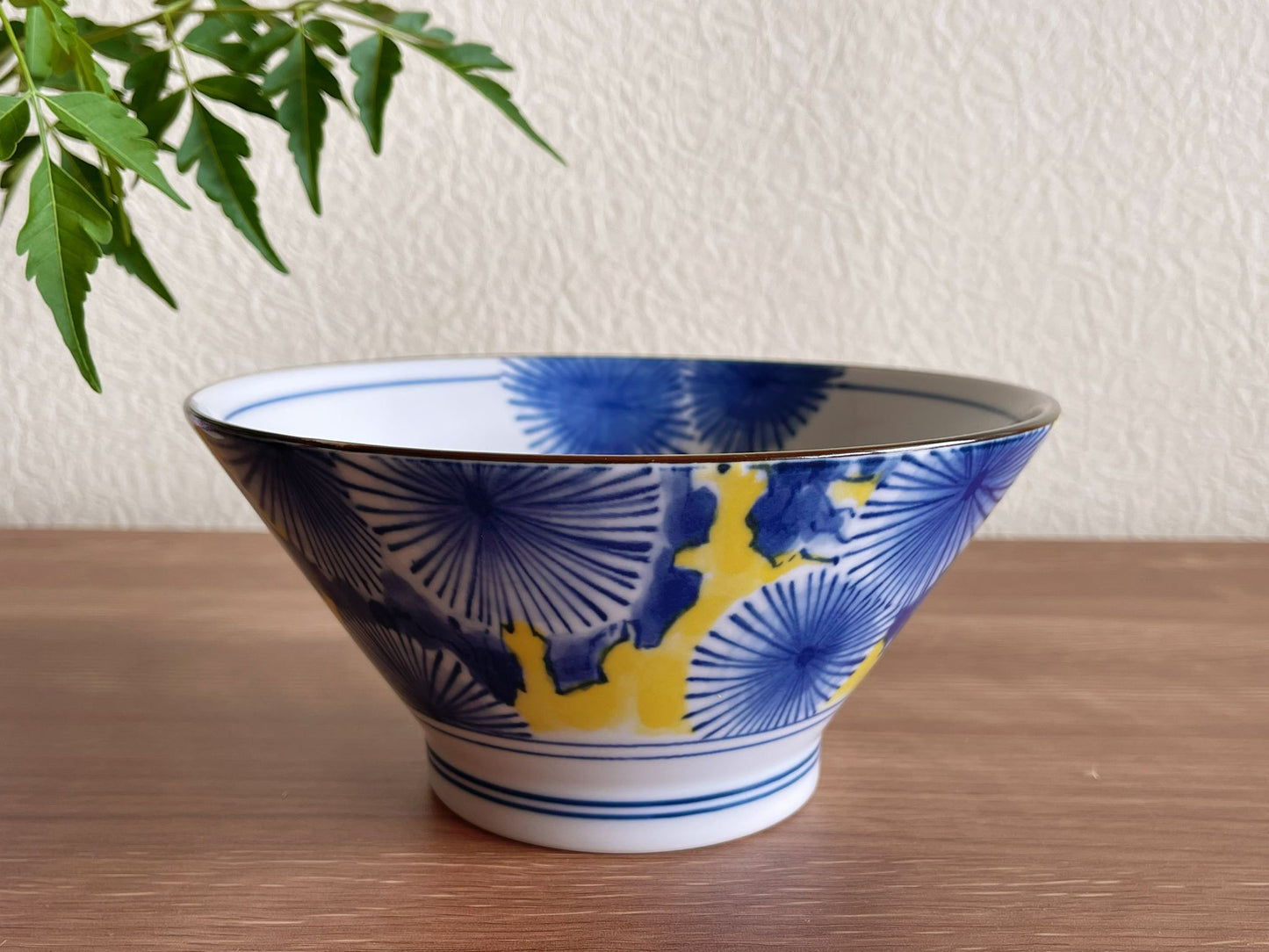 Japanese Handmade Ceramic Ramen Bowl, Pinus Ponderosa Pattern,Made in Japan, Indigo Soup Bowl / Salad Bowl / Ramen Bowl Gift Box