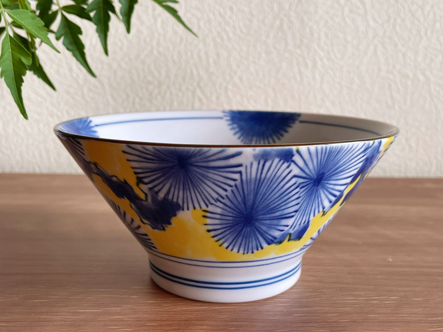 Japanese Handmade Ceramic Ramen Bowl, Pinus Ponderosa Pattern,Made in Japan, Indigo Soup Bowl / Salad Bowl / Ramen Bowl Gift Box