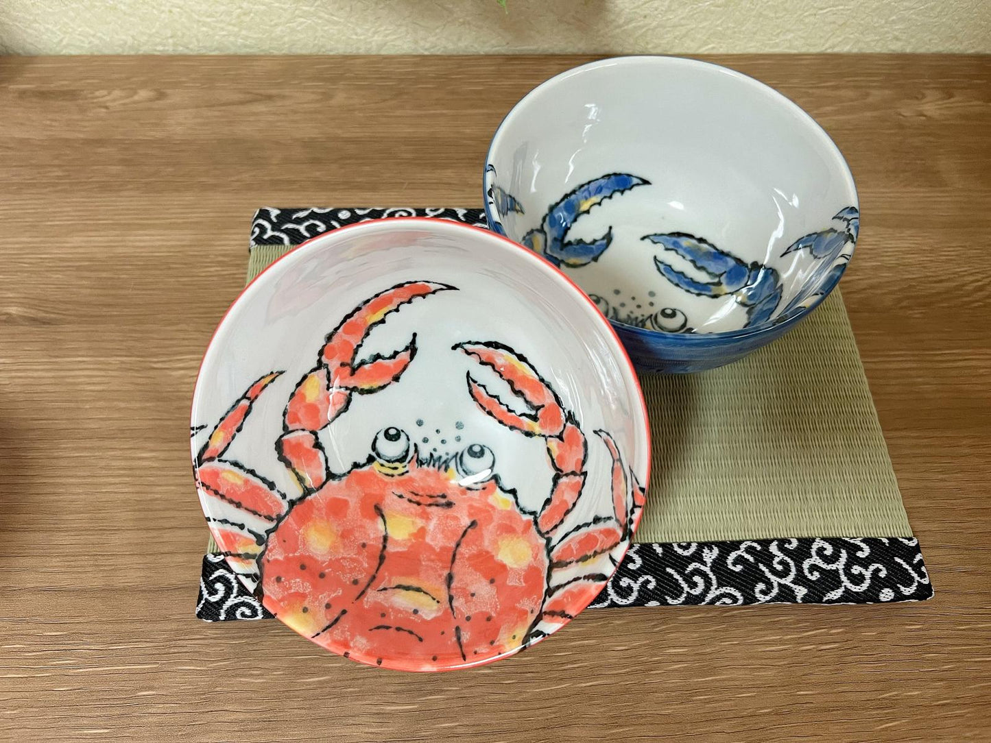 Japanese Handmade Mino Ware Crab Pattern Ceramic Bowl, Rice Bowl, Soup Bowl, and Chopsticks Set, Blue&Red Seafood Bowl Set,Made in Japan