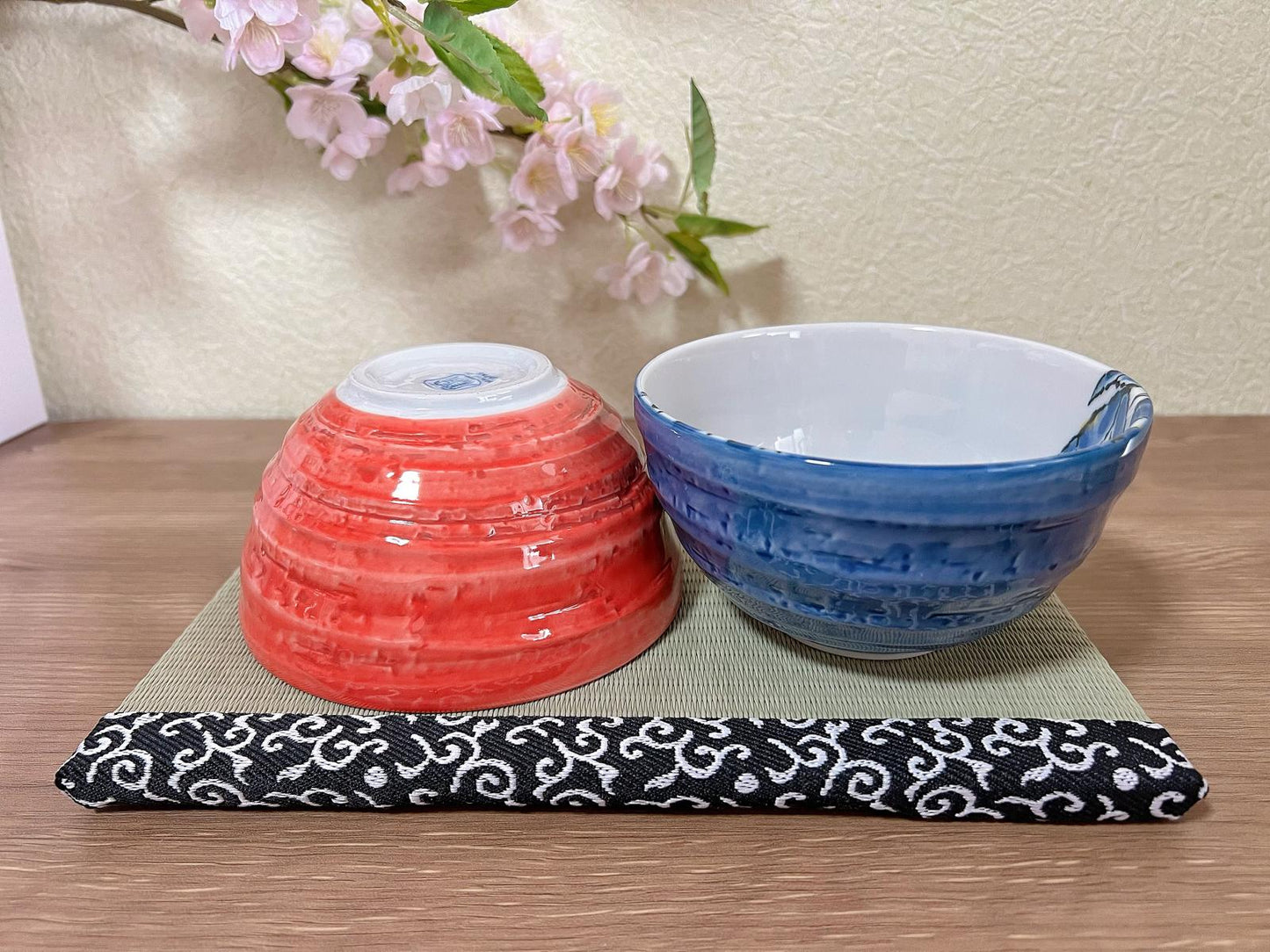 Japanese Handmade Mino Ware Crab Pattern Ceramic Bowl, Rice Bowl, Soup Bowl, and Chopsticks Set, Blue&Red Seafood Bowl Set,Made in Japan