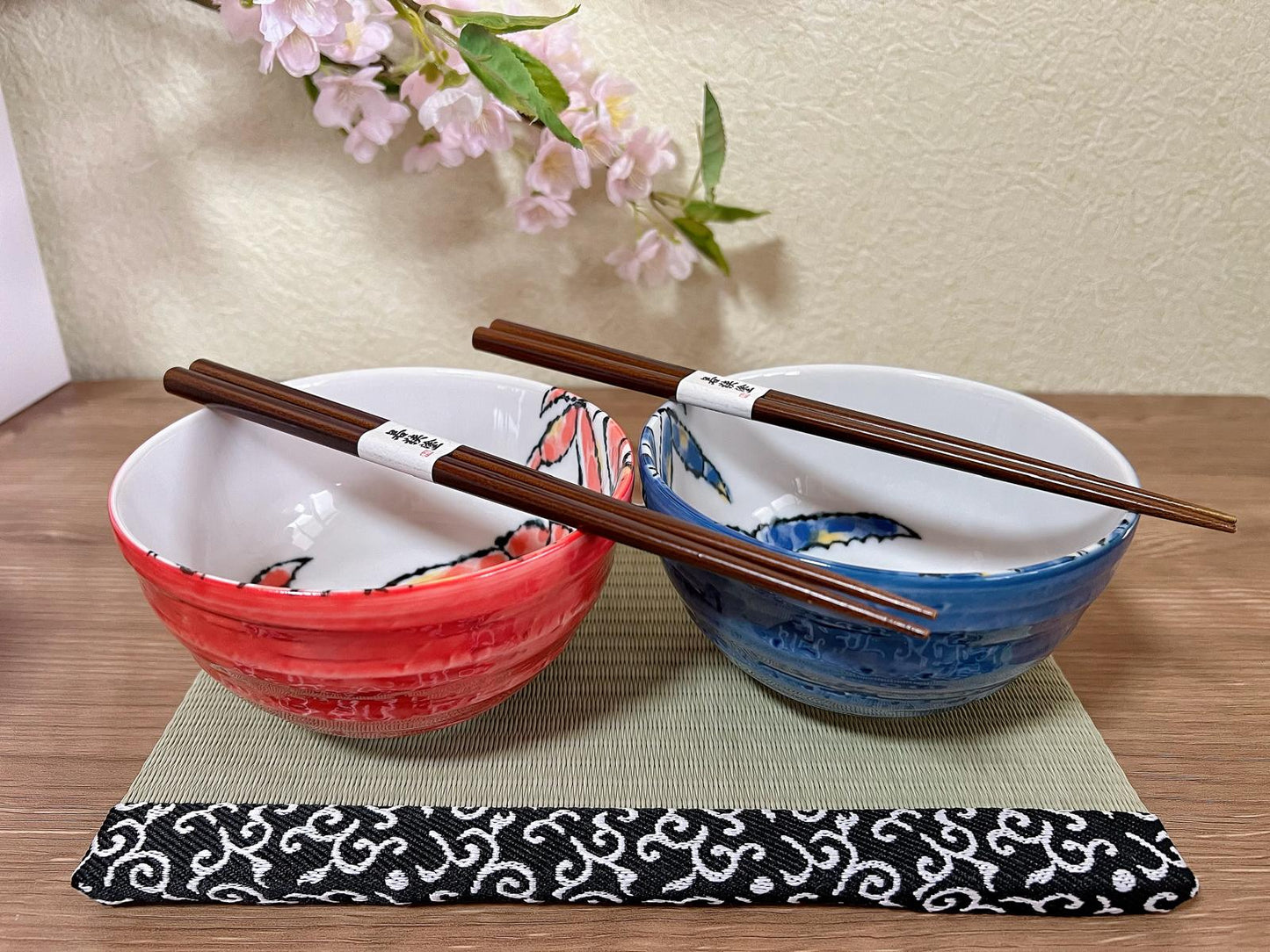 Japanese Handmade Mino Ware Crab Pattern Ceramic Bowl, Rice Bowl, Soup Bowl, and Chopsticks Set, Blue&Red Seafood Bowl Set,Made in Japan